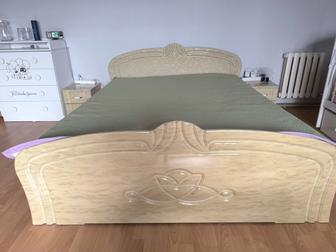 Спальный гарнитур