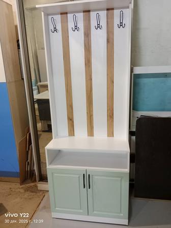 Продам прихожую новая