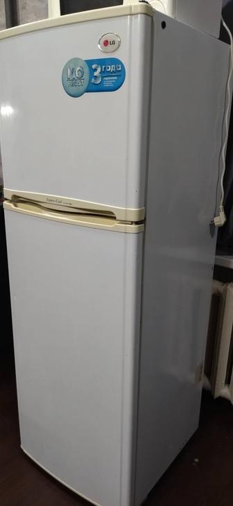 Продам Холодильник LG