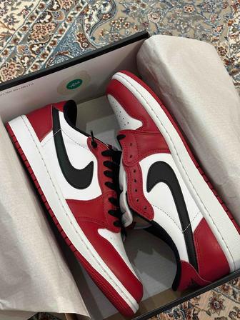 Nike Air Jordan 1 low Chicago 2025