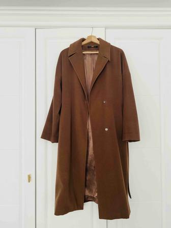 Продам пальто размера М 44-46 размер