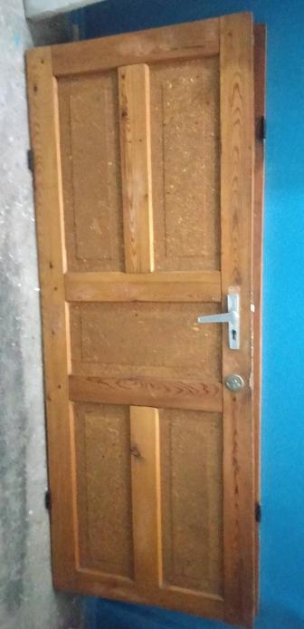 Двери деревянные