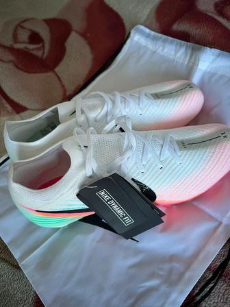 продам футбольные бутсы