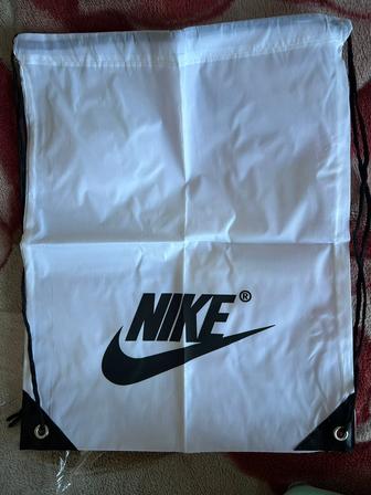 продам футбольные бутсы