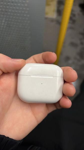 Продам Apple AirPods 3