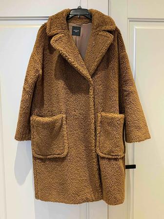 Демисезонная Шубка MaxMara Weekend из полушерстяного меха.