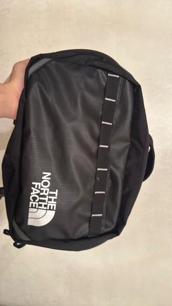 Продам сумку кросс боди от бренда The north face оригинальная