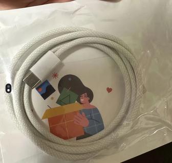 Продам оригинальный шнур лайтинг на Айфон в подарок поурбанк на Айфон