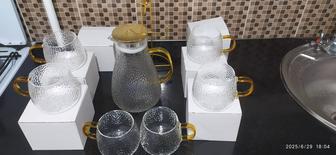 Продам чайник жаропрочный с кружками новый