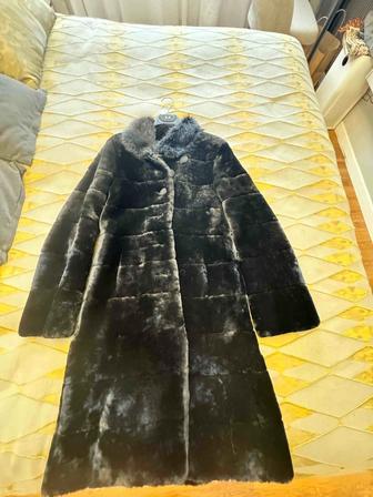 Шуба из мутона, с норковым воротником
