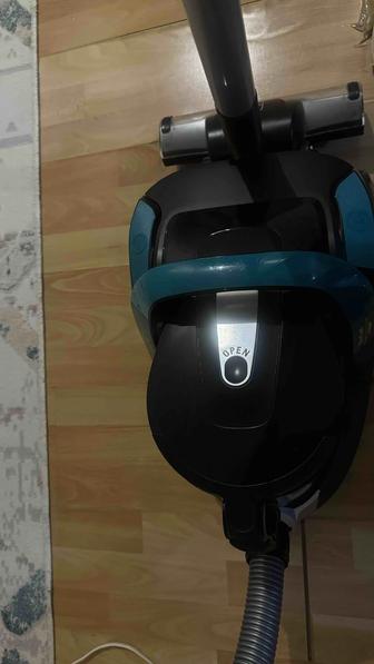 Продам пылесос Tefal. Состоянии как новый. На фото чек есть с гарантиями.