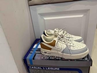Продам кроссовки Nike