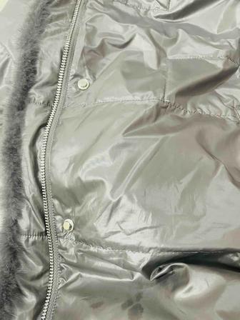 Продам пуховик, с натуральным мехом , песец и норка