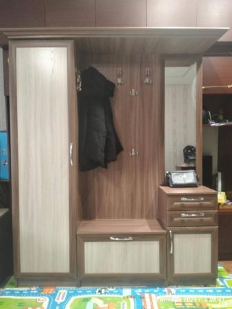 Продам красивую вместительную прихожую в идеальном состоянии!!!