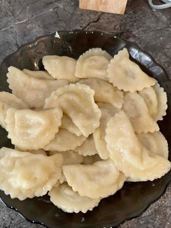 Домашние пельмени и вареники ручной лепки