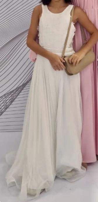 Продам красивое бальное платье на девочку 8-9-10 лет