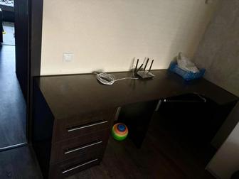 Продам компьютерный стол