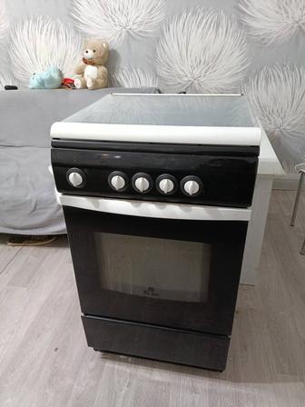 Продам газовую плиту 4 конфорочную.
