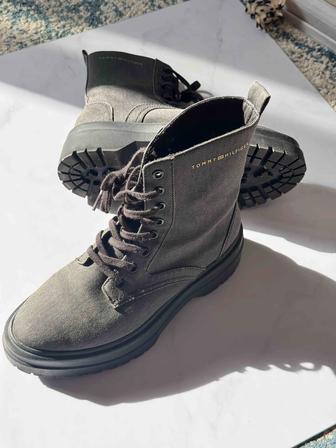 Продам демисезонные ботинки Tommy Hilfiger в оригинале!