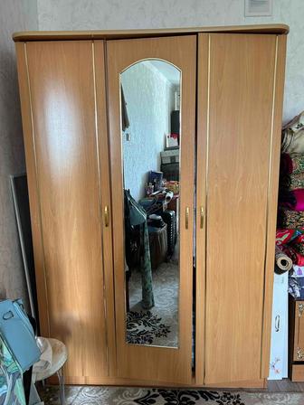 Шифоньер в отличном состоянии