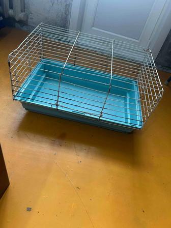Продам клетку (большая)