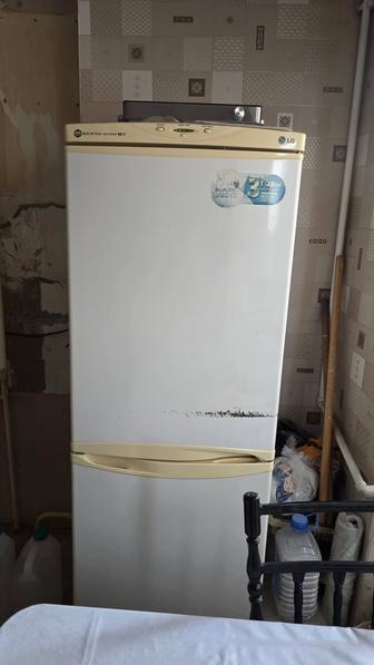Продам холодильник