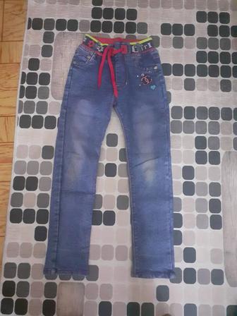 продам джинсы на девочку