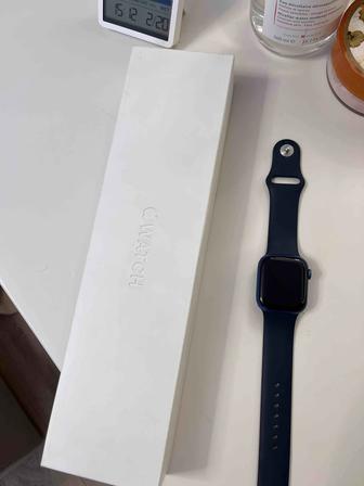 Продам Apple Watch  7 (41 мм) в идеальном состоянии