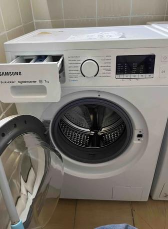 Samsung WW70AG5S21EELD
белый