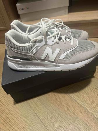 Продам кроссовки New Balance