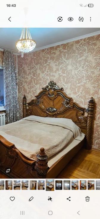 Кровать, комод и две прикроватные тумбы, из дерева