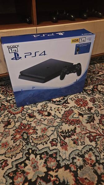 Продам PS4 Slim 1TB СРОЧНО