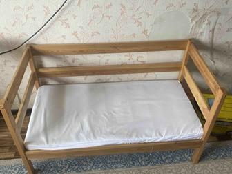 Кроватка приставная продам