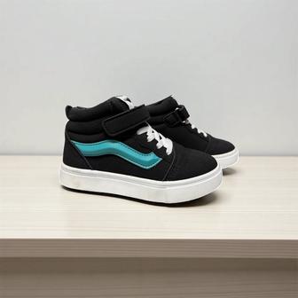 Детский кроссовки новые