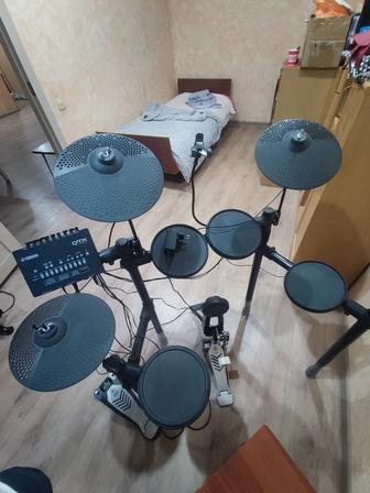 Yamaha DTX 452K Электронная барабанная / ударная установка