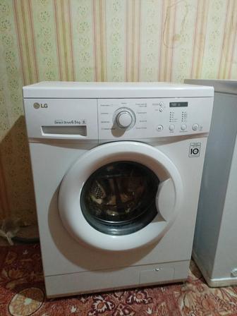 Продам стиральную машинку на запчасти