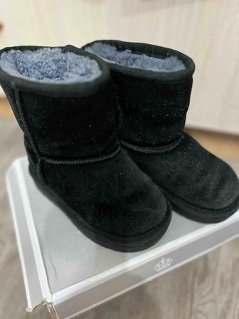 Продам детские угги