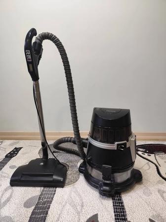 Продам пылесос aura roboclean!