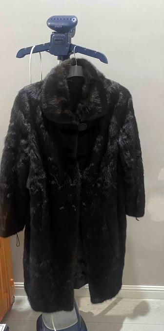 Продается норковая шуба на 54-56 размер , в хорошем состоянии. Цена 70000