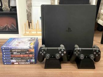 PS4 , охлаждающая док станция, 2 джойстика, 7 игр