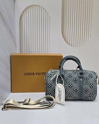 Сумка Louis Vuitton в фирменной подарочной коробке