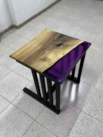 Приставной столик