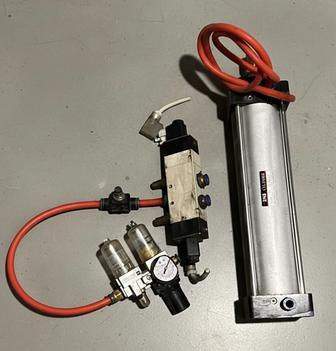 Пневмоцилиндр с электроклапаном и блоком подготовки воздуха