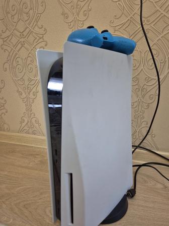 Продам PlayStation 5 с подпиской PS плюс