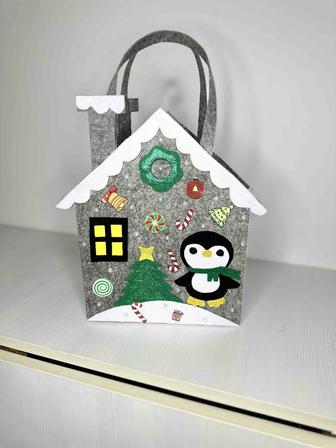 Новогодние фетровые сумочки для подарков