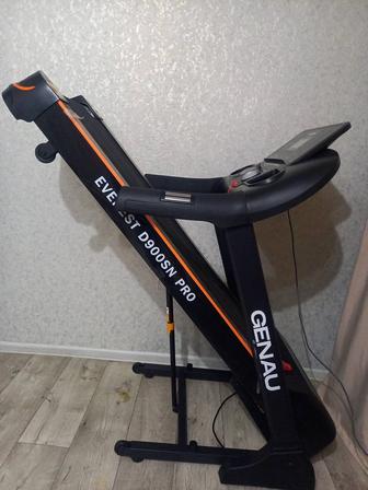 Продам беговую дорожку GENAU
