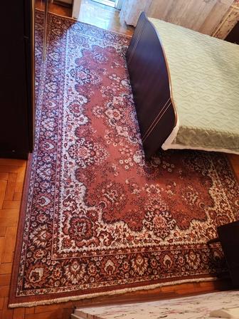Срочно продам б/у паласы 2м на 3м.