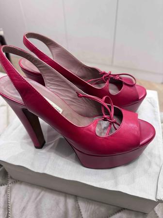 Кожаные босоножки от Lautre Chose