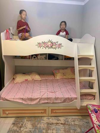 Двухъярусная детская кровать