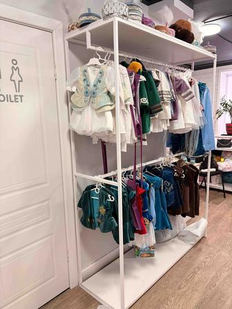 Продам оборудование для магазина одежды стойки, зеркала ресепшн